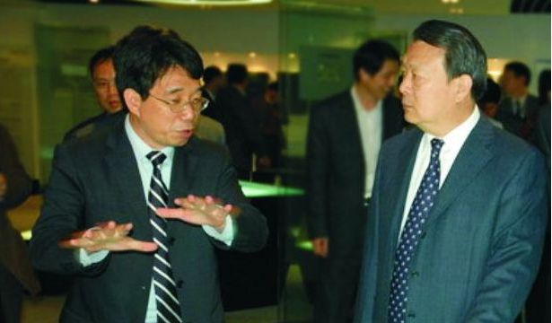 曾任中央书记处书记赵洪祝（时任浙江省委书记）；；；；；中央政治局委员黄坤明（时任杭州市委书记）-向导眷注-J9旗舰厅通讯——天下和你更近